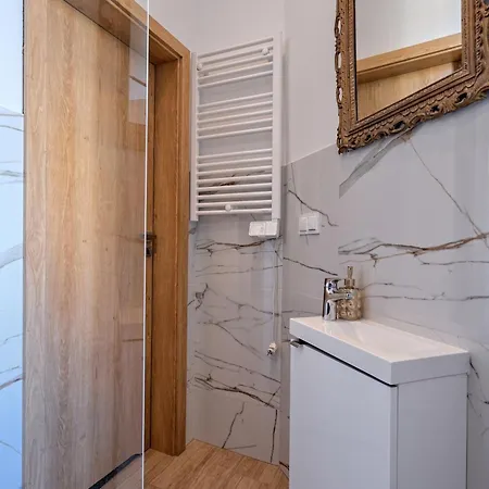 Amber - Acco Rent Apartman *